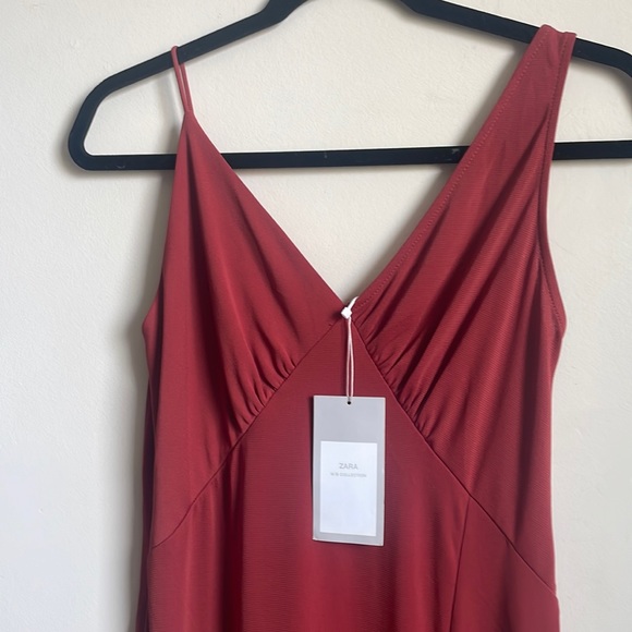 Zara// Goddess V neck long dress - Picture 2 of 9